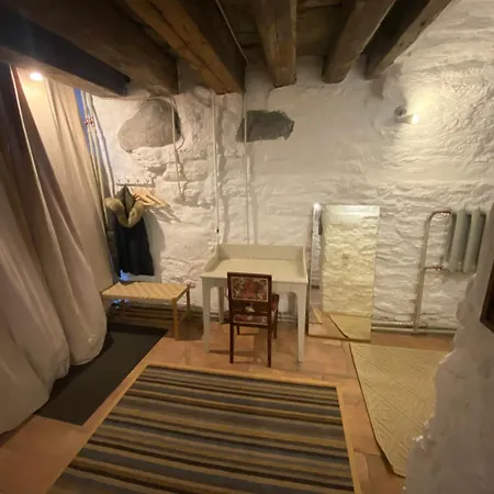 Pikk Old Town شقة